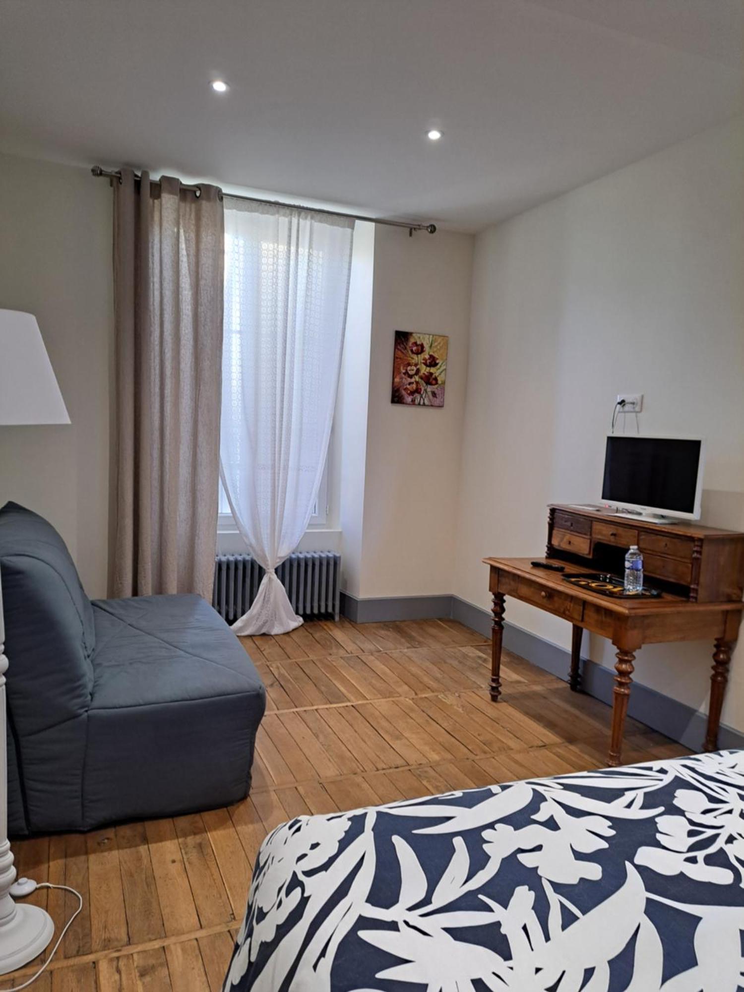 Au P'Tit Gueul'Ton Bed & Breakfast Les Aix-d'Angillon Exterior photo